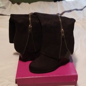 Black boots (Rampage)